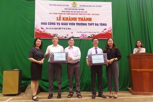 Sẻ chia cùng giáo dục vùng khó
