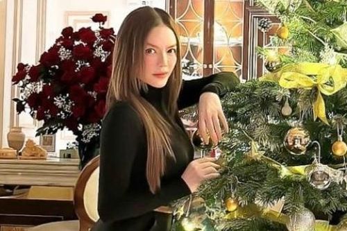 Sao Việt: Diễn viên Lý Nhã Kỳ khoe dáng gợi cảm, Việt Anh bảnh bao bên Lã Thanh Huyền