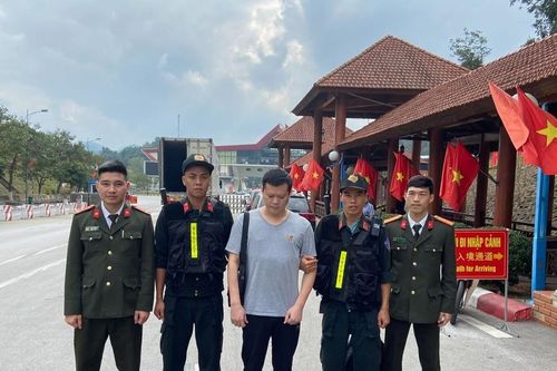 Bắt giữ đối tượng người nước ngoài trốn truy nã sang Việt Nam