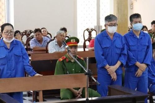 Vụ án 'bà trùm' Mười Tường: Hai cựu cán bộ công an An Giang bị xét xử tội 'Rửa tiền'