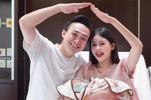 Lê Âu Ngân Anh và chồng MC nổi tiếng thông báo tin vui