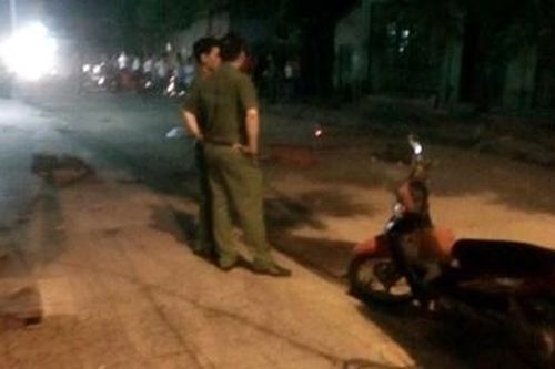 Ẩu đả giữa khuya sau va chạm giao thông, 1 người chết