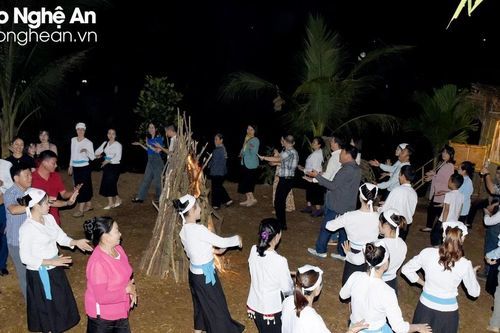 Hội thảo đánh giá mô hình du lịch văn hóa dân tộc Thổ huyện Nghĩa Đàn
