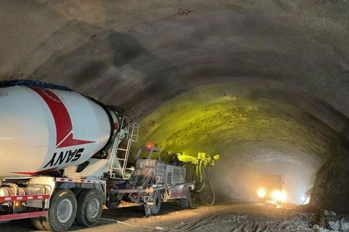 Thông hầm số 2 xuyên núi trên Cao tốc Quảng Ngãi-Hoài Nhơn