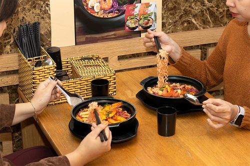 Mì cay Hàn - món ăn khiến giới trẻ Việt liêu xiêu