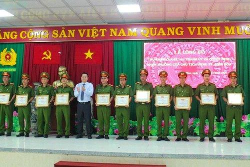 Đồng Nai: Khen thưởng Công an Tp.Biên Hòa