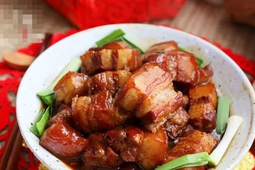 Khi làm món thịt heo kho tàu, hãy nhớ đến 'ba bước nấu và chiên' của người xưa truyền dạy, thịt sẽ thơm mềm, bùi, béo nhưng không ngấy