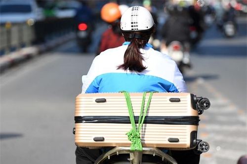Bị sa thải trước Tết: Người trẻ giảm nửa chi tiêu so với Tết năm ngoái, 'đau đầu' nghĩ cách đối phó với câu hỏi thất nghiệp của họ hàng