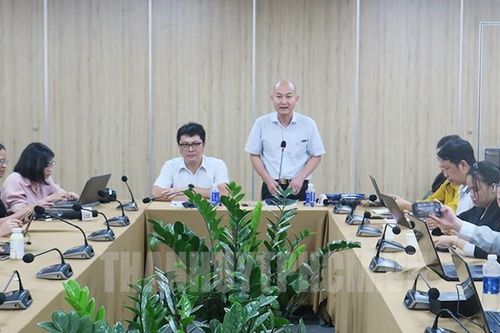 TP Hồ Chí Minh: Nhiều hàng hiệu khuyến mại giảm giá đến 90%