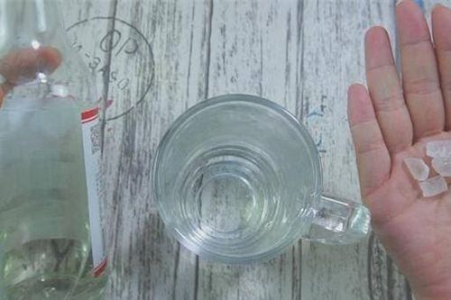 Công dụng của đường phèn và giấm trắng, áp dụng ngay để giải quyết những rắc rối của nhiều người