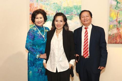 Từ diễn viên múa ballet thành họa sĩ, Hoàng Lan mở triển lãm cá nhân đầu tiên sau 20 năm ấp ủ