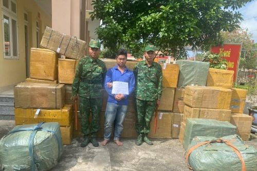 Tăng cường đấu tranh, ngăn chặn hành vi mua bán, vận chuyển trái phép pháo nổ qua biên giới