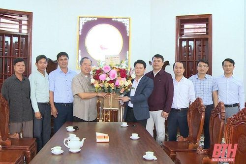 Lãnh đạo Công an tỉnh thăm, chúc mừng các giáo xứ nhân dịp Lễ Giáng sinh năm 2023