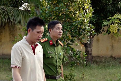 Bắt đối tượng chém 2 người bị thương theo quyết định truy nã