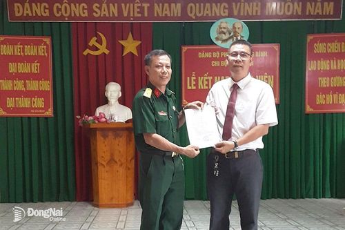 Nỗ lực trong kết nạp đảng viên mới
