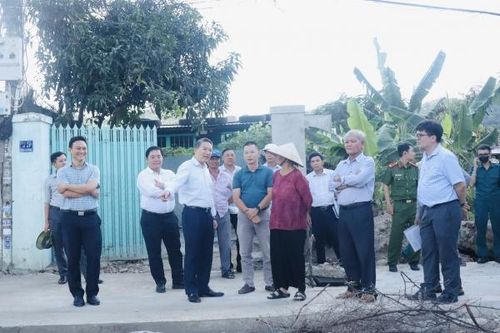 Bí thư Tỉnh ủy Nguyễn Hải Ninh khảo sát thực tế việc khắc phục ngập úng ở dự án Khu dân cư Nam Vĩnh Hải, TP. Nha Trang