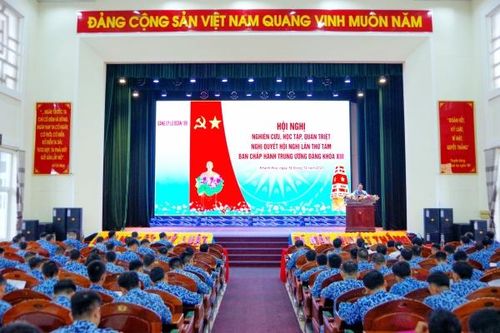 Lữ đoàn 189: Hơn 400 đảng viên nghiên cứu, học tập, quán triệt Nghị quyết Hội nghị Trung ương 8