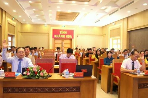 Trong giai đoạn 2024-2030, toàn bộ trẻ học các trường mầm non, trường mẫu giáo, nhóm lớp độc lập tư thục tại Khánh Sơn và Khánh Vĩnh được uống sữa miễn phí