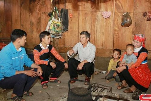 Phát huy vai trò người có uy tín trong đồng bào dân tộc thiểu số