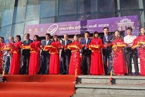 Khai mạc Triển lãm nền tảng, giải pháp công nghệ số tiêu biểu