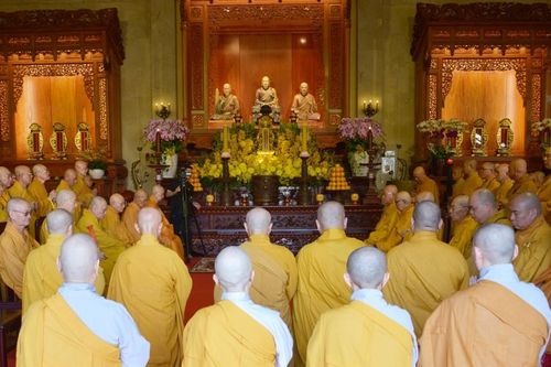 Trang nghiêm Lễ tưởng niệm Sơ Tổ Trúc Lâm Điều Ngự tại Việt Nam Quốc Tự