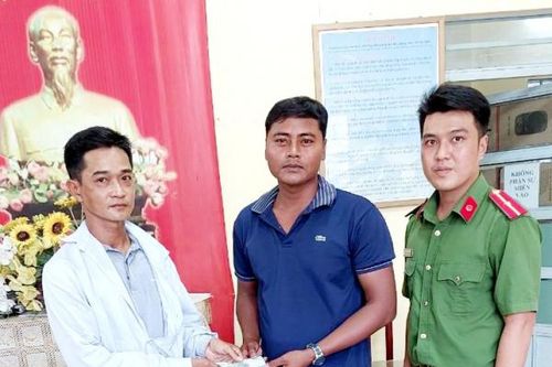 Nhặt được 26 triệu đồng, mang đến Công an nhờ tìm người trả lại