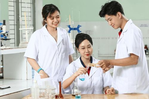 Học bác sĩ chuyên khoa 1 và chuyên khoa 2 khác nhau thế nào?