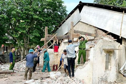 Những người 'thợ xây' mang quân hàm đỏ