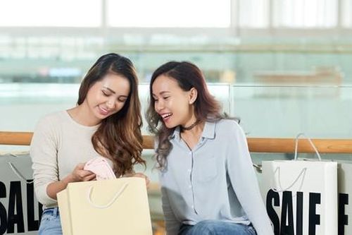 Gen Z phiên bản 2023: Chăm tạo trend, tham vọng kiếm tiền và chi tiêu thông minh