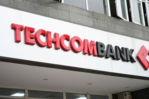 Các con của Chủ tịch Techcombank Hồ Hùng Anh chi hàng nghìn tỷ để mua cổ phiếu TCB