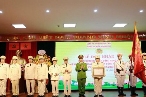 Hà Nội: Công an quận Hoàng Mai đón nhận Huân chương Chiến công hạng Nhì