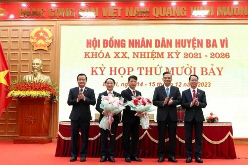 Ông Lê Văn Quân được bầu làm Phó Chủ tịch UBND huyện Ba Vì