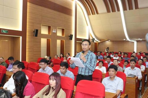 Cử tri huyện Gia Lâm đề nghị xem xét các vấn đề liên quan đất ở