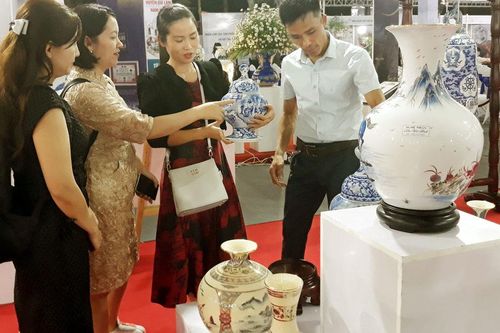 Khai mạc Triển lãm sản phẩm thủ công mỹ nghệ huyện Gia Lâm