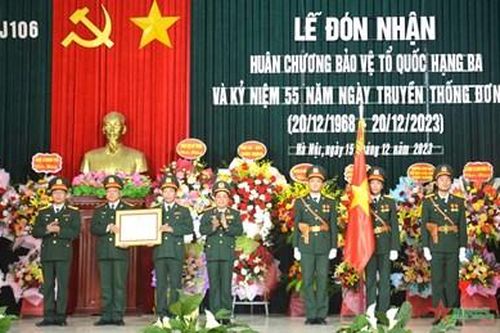 Kho J106 đón nhận Huân chương Bảo vệ Tổ quốc hạng Ba