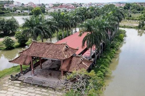 Khu du lịch tiền tỷ bỏ hoang