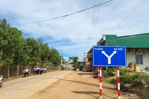 Gia Lai: Dự án đường vào làng Đê Kôn 'đói' mặt bằng thi công
