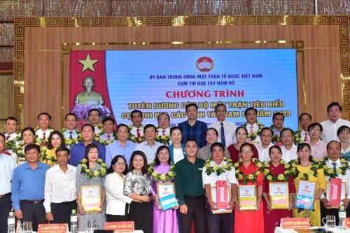 Hơn 900 tỷ đồng xây dựng hàng ngàn căn nhà đại đoàn kết tại Tây Nam bộ