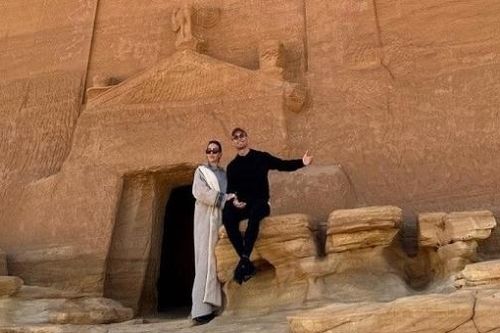 Saudi Arabia: Cristiano Ronaldo và bạn gái du lịch khám phá thành phố ốc đảo cổ kính