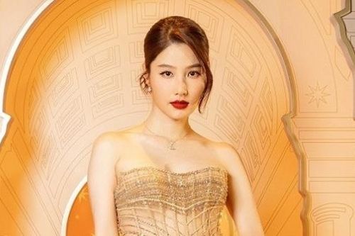Hồ Ngọc Hà và dàn mỹ nhân Việt xinh đẹp, rạng rỡ dự sự kiện thời trang