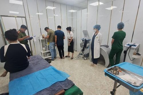 Phạt 180 triệu, đình chỉ thẩm mỹ viện ID Korea để 'bác sĩ' mới học lớp 12 nâng ngực cho khách