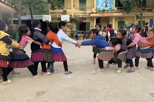 10 năm đổi mới căn bản, toàn diện giáo dục và đào tạo: Lương nhà giáo chưa được ưu tiên