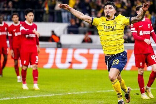 Dùng đội hình dự bị, Liverpool bất ngờ bại trận