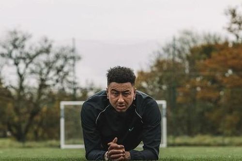 Một năm sau khi rời MU, Jesse Lingard rơi cảnh thất nghiệp, cứ tập luyện, hy vọng rồi lại bị từ chối