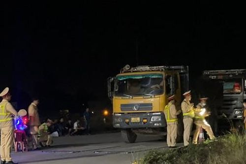 'Binh đoàn' xe quá tải ở Quảng Ninh bị Cục CSGT bắt giữ