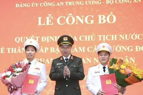 Hai thứ trưởng Bộ Công an được thăng cấp bậc hàm lên Trung tướng