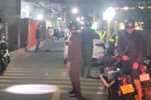 Thiếu niên 15 tuổi dùng dao đâm liên tiếp tài xế taxi để cướp tài sản
