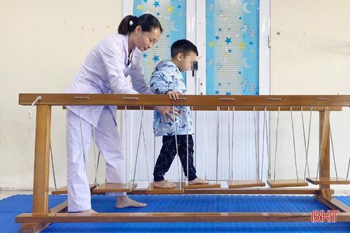 Những 'giáo viên' đặc biệt ở Bệnh viện Phục hồi chức năng Hà Tĩnh