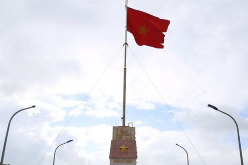 Cột cờ Tổ quốc trên đảo Lý Sơn - cột mốc khẳng định chủ quyền biển đảo