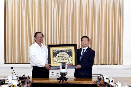 Bộ Tài chính: Tìm các giải pháp tháo gỡ khó khăn cho Thành phố Hồ Chí Minh